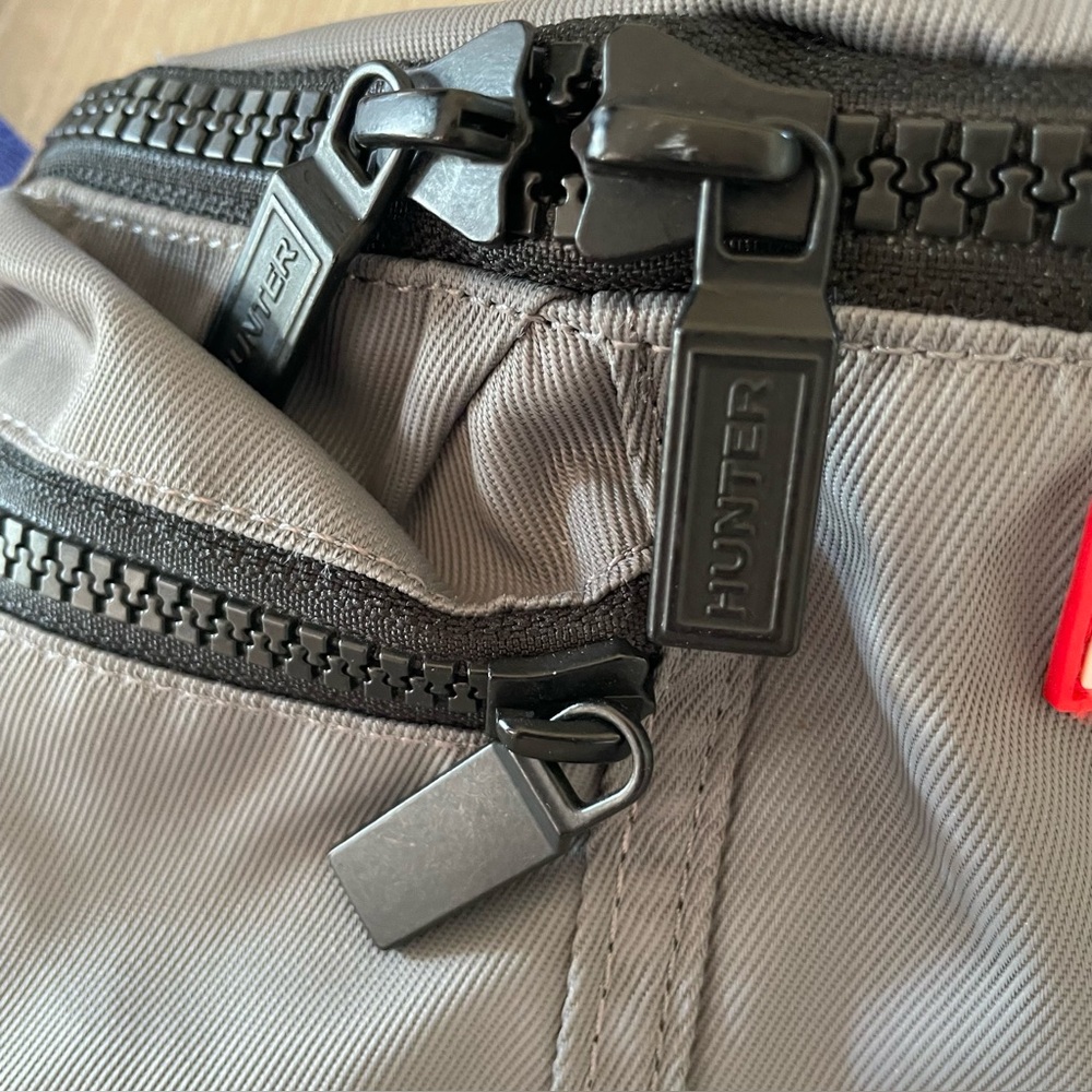 Hunter Gray Belt Bag with Blue Strap Fanny Pack - Picture 3 of 10